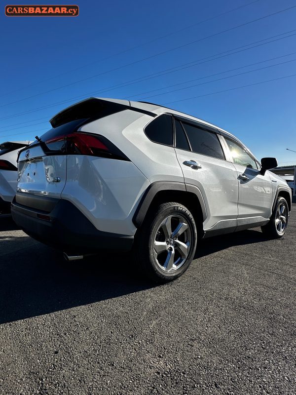 Toyota RAV4 - photo 3