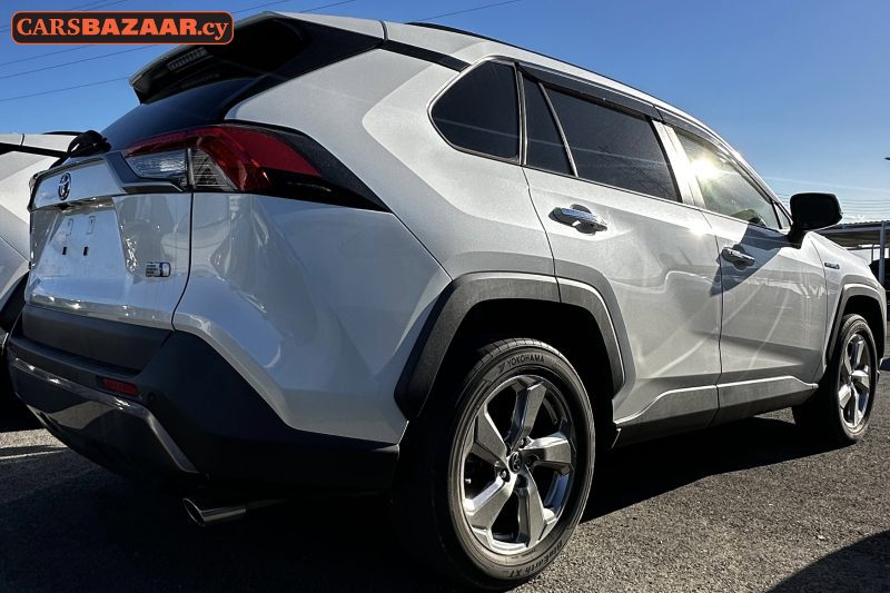 Toyota RAV4 - photo 3