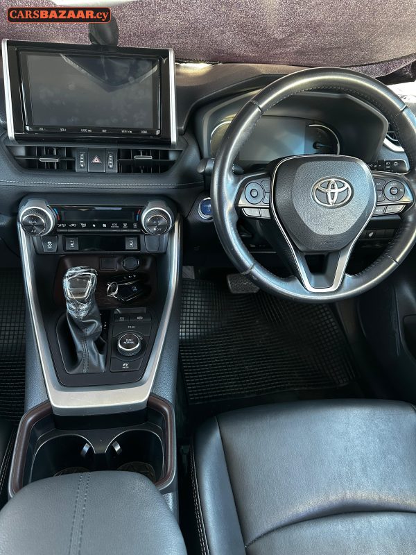 Toyota RAV4 - photo 4