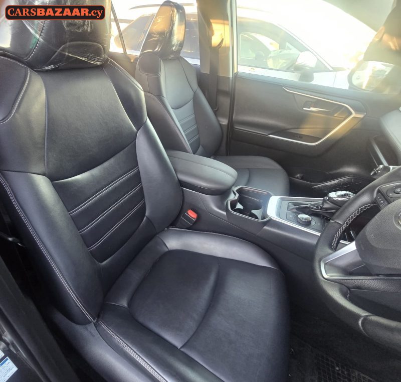 Toyota RAV4 - photo 5