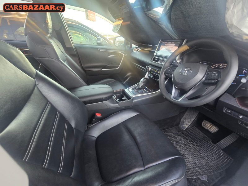 Toyota RAV4 - photo 6