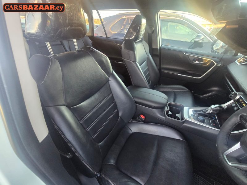 Toyota RAV4 - photo 7