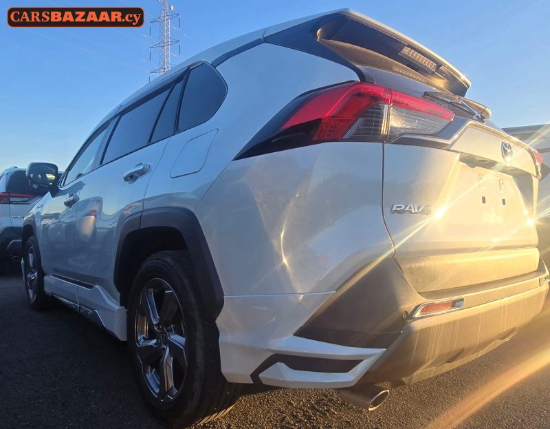 Toyota RAV4 - photo 5