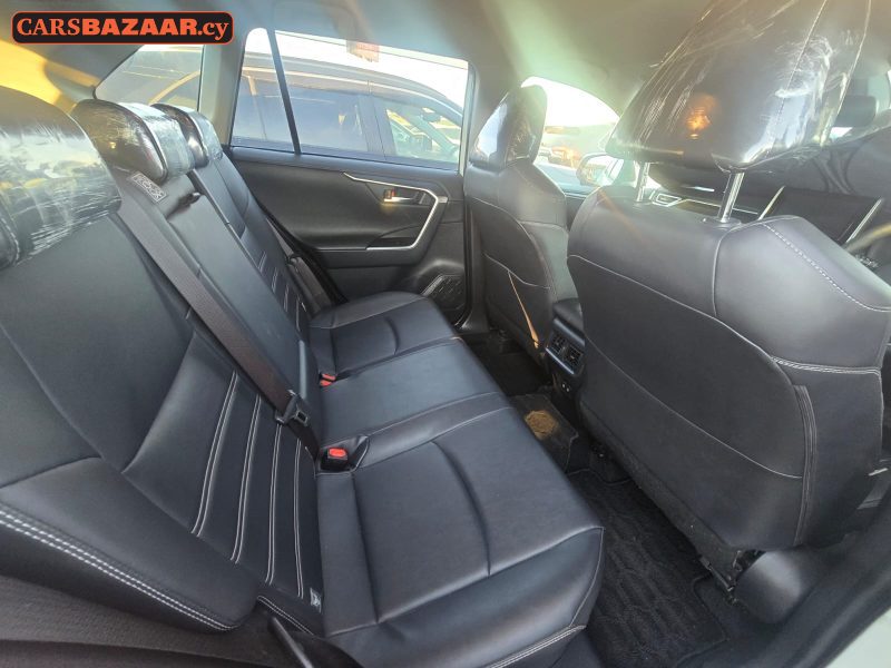 Toyota RAV4 - photo 5