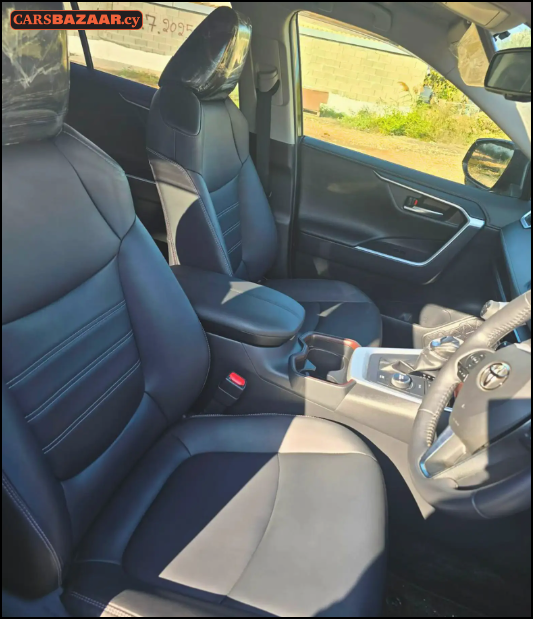 Toyota RAV4 - photo 6