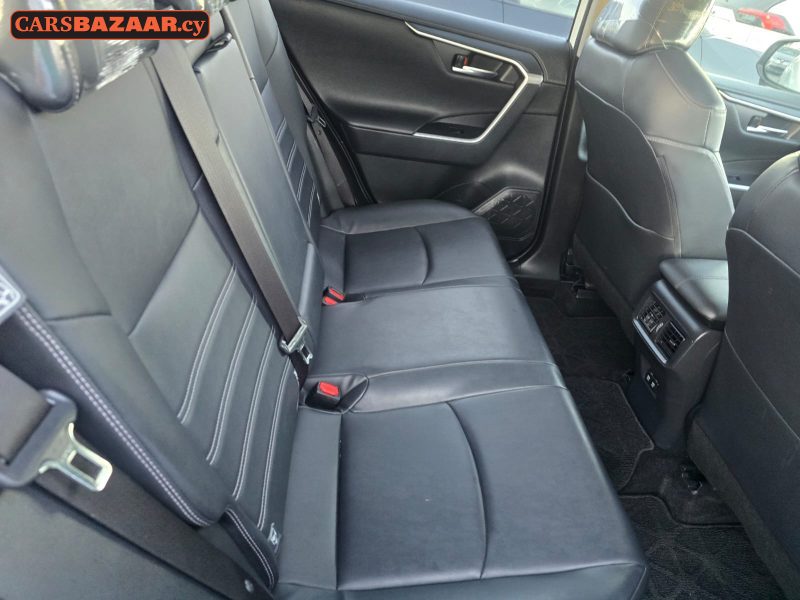 Toyota RAV4 - photo 4