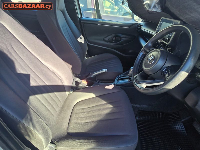 Toyota Yaris  - photo 4