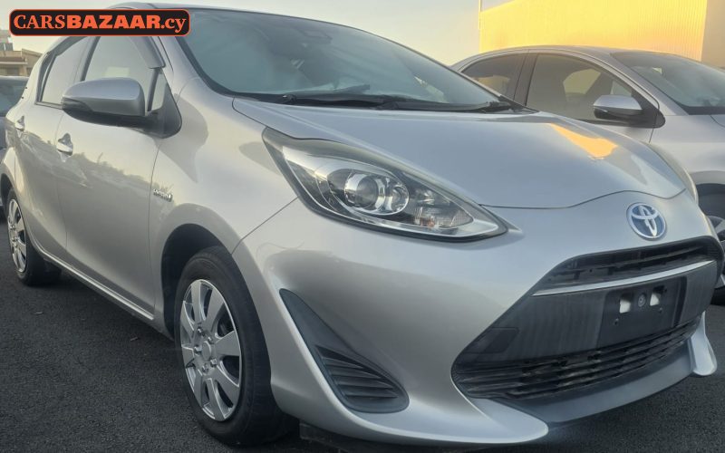 Toyota Aqua - photo 2