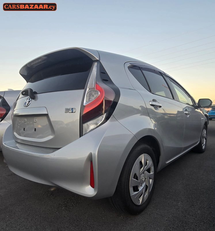 Toyota Aqua - photo 3