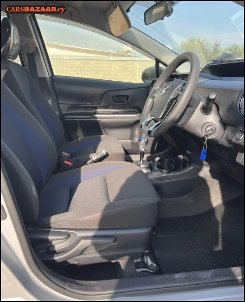 Toyota Aqua - photo 8