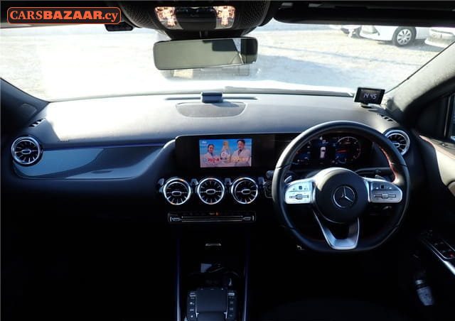 Mercedes-Benz GLA200d AMG Line  - photo 2