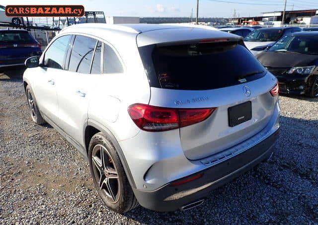 Mercedes-Benz GLA200d AMG Line  - photo 4