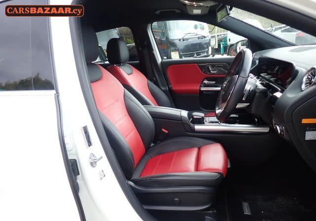 Mercedes-Benz GLA200d AMG Line  - photo 4