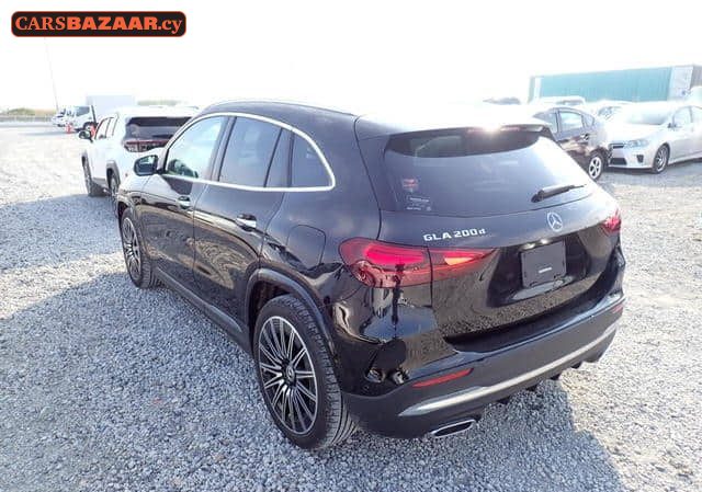 Mercedes-Benz GLA200d AMG Line  - photo 2