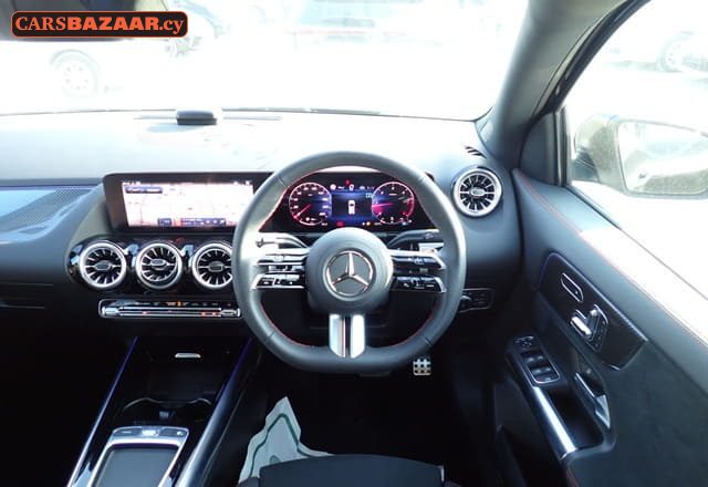 Mercedes-Benz GLA200d AMG Line  - photo 6