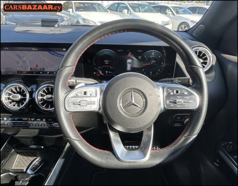 Mercedes-Benz GLA200d AMG Line  - photo 2