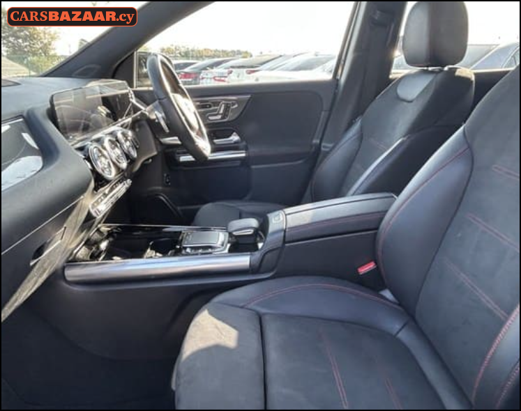 Mercedes-Benz GLA200d AMG Line  - photo 4