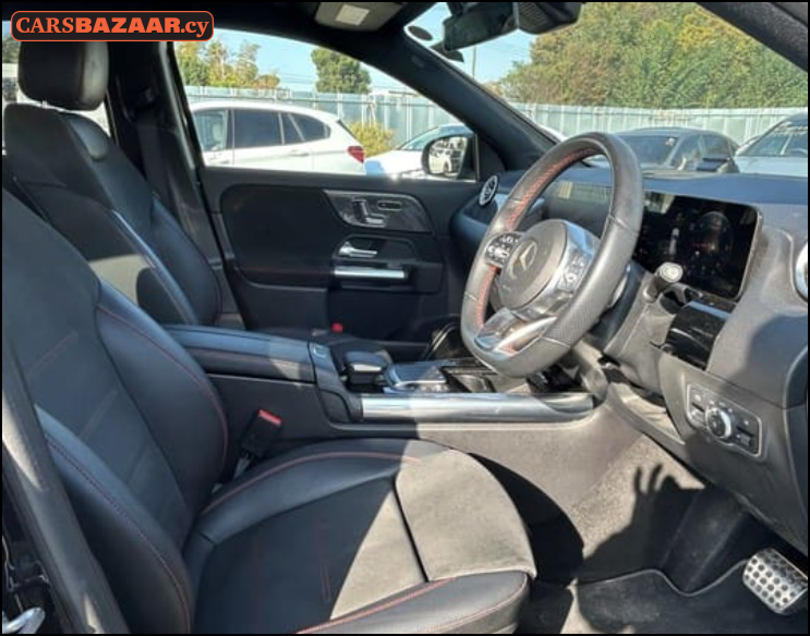 Mercedes-Benz GLA200d AMG Line  - photo 5