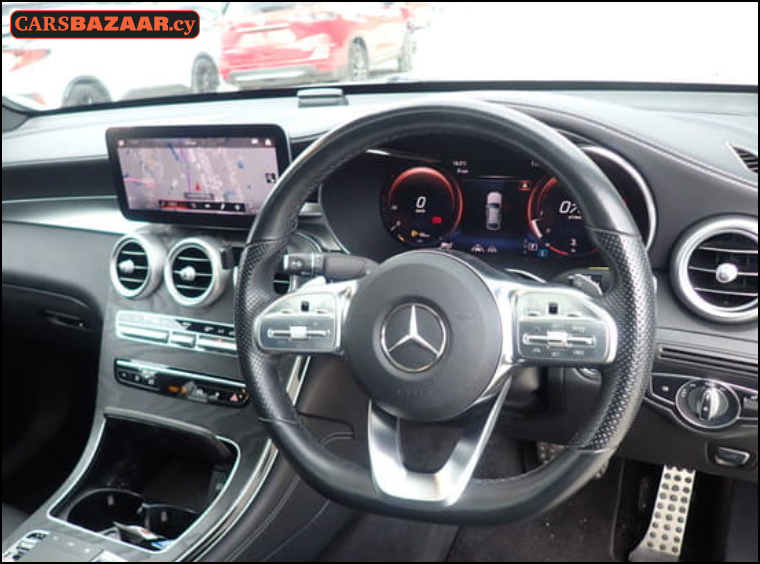 Mercedes-Benz GLC300 AMG Line - photo 10