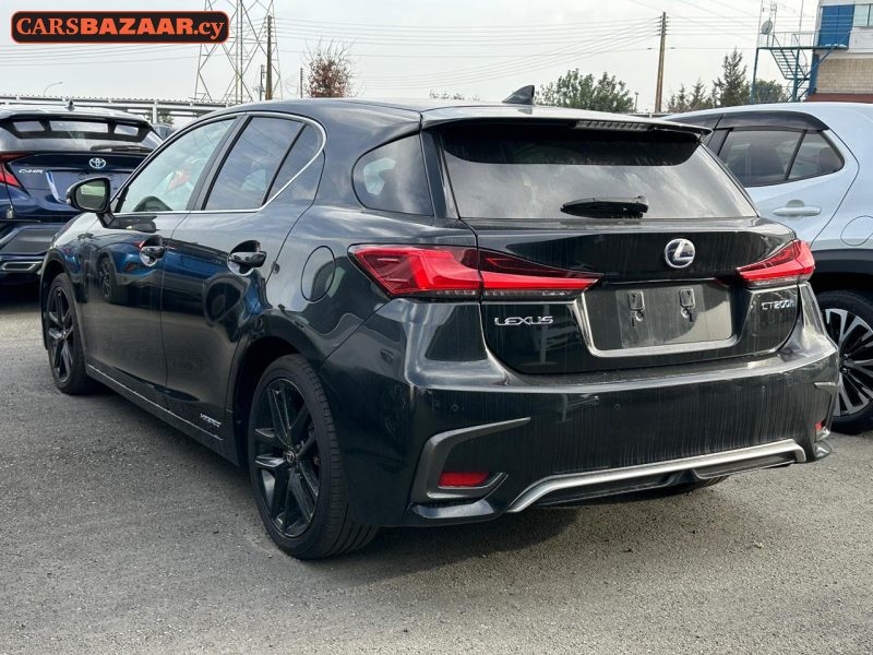 Lexus CT200H - photo 3