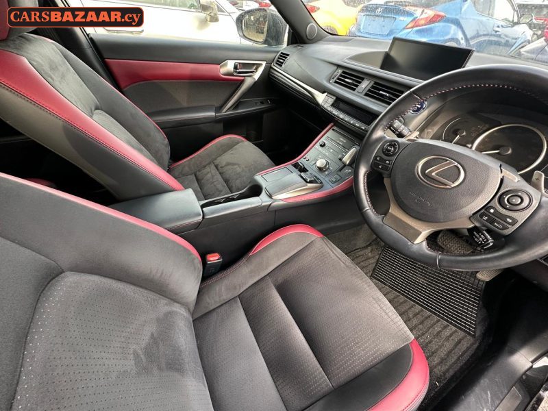 Lexus CT200H - photo 8