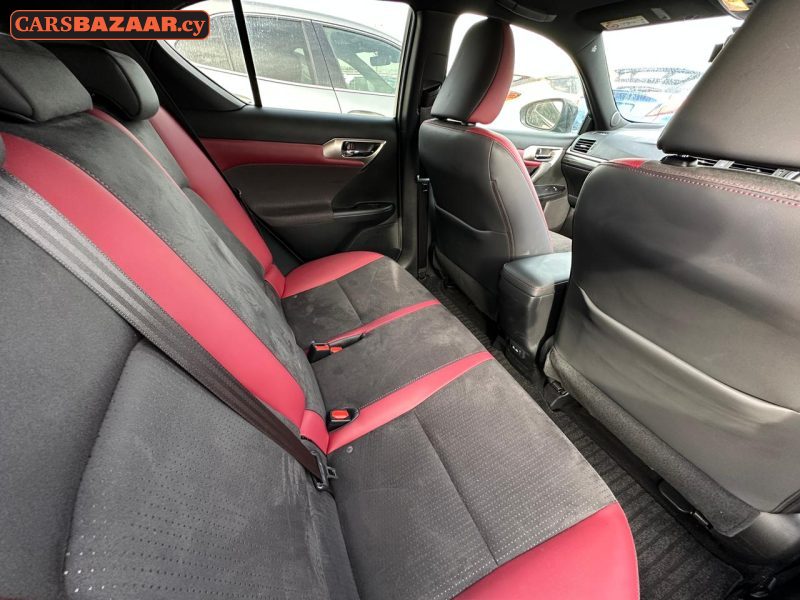 Lexus CT200H - photo 7