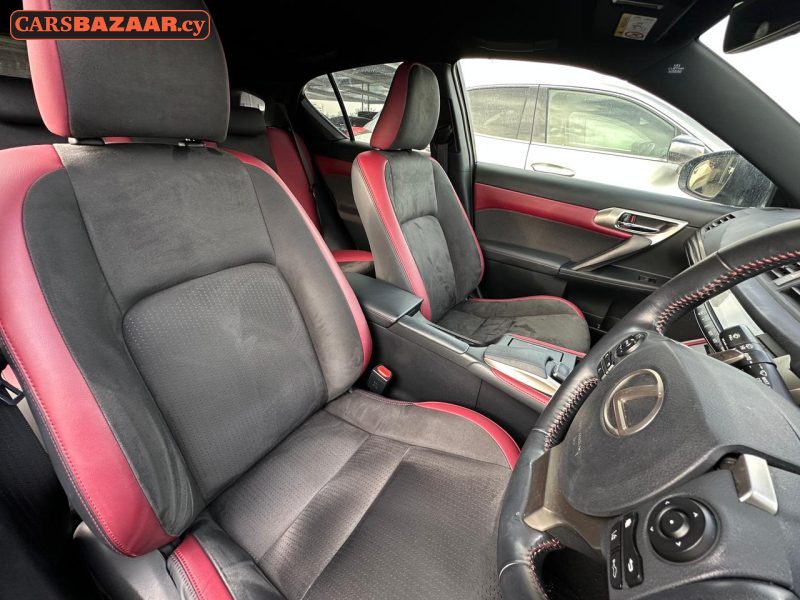Lexus CT200H - photo 6