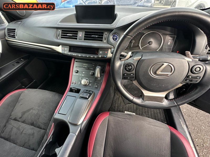 Lexus CT200H - photo 5