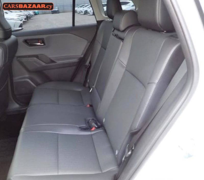 Toyota RAV4 - photo 7