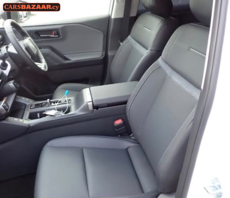 Toyota RAV4 - photo 6