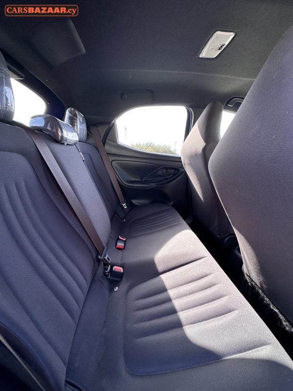 Toyota Yaris  - photo 6