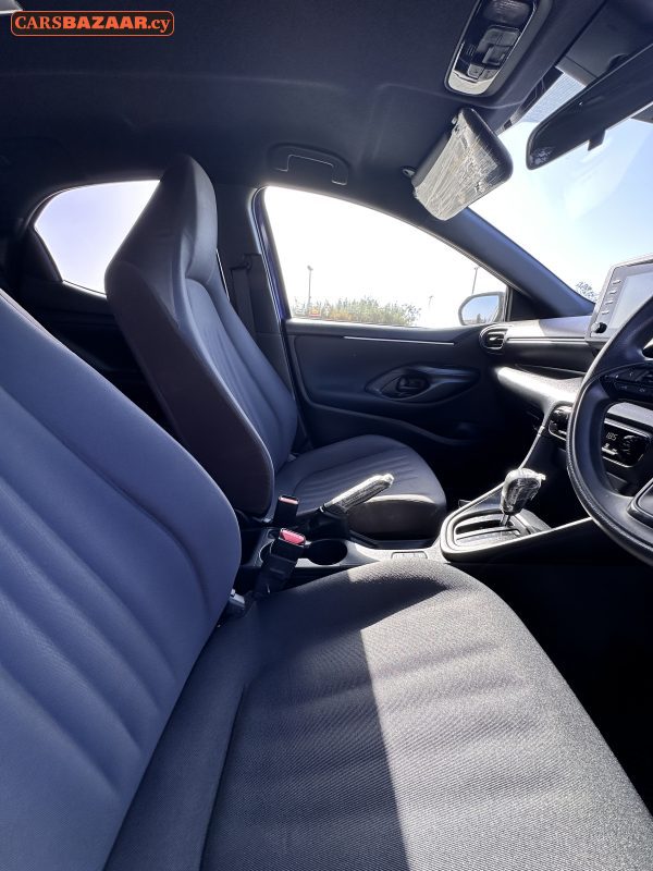 Toyota Yaris  - photo 2