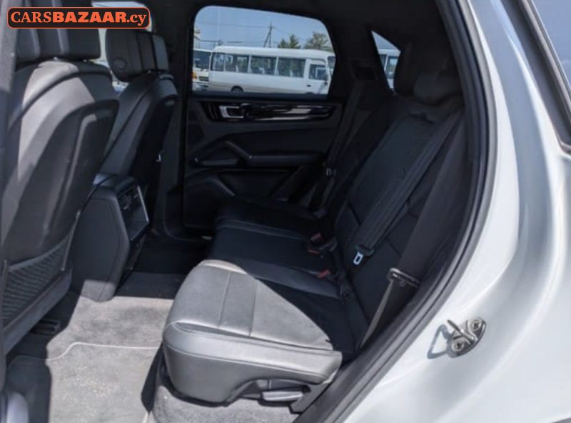 Porsche Cayenne  - photo 6