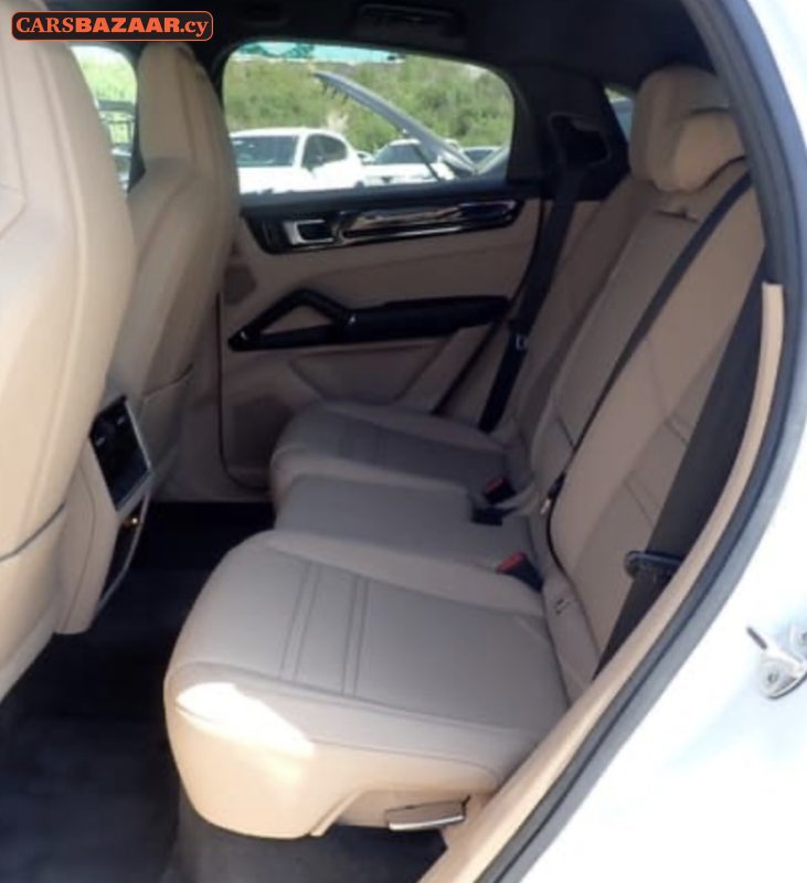 Porsche Cayenne  - photo 5