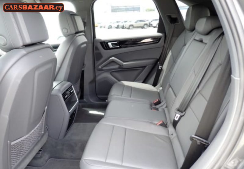 Porsche Cayenne  - photo 6