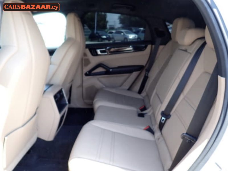 Porsche Cayenne  - photo 4